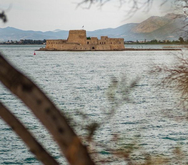 Éjszakai Nafplion hajóút